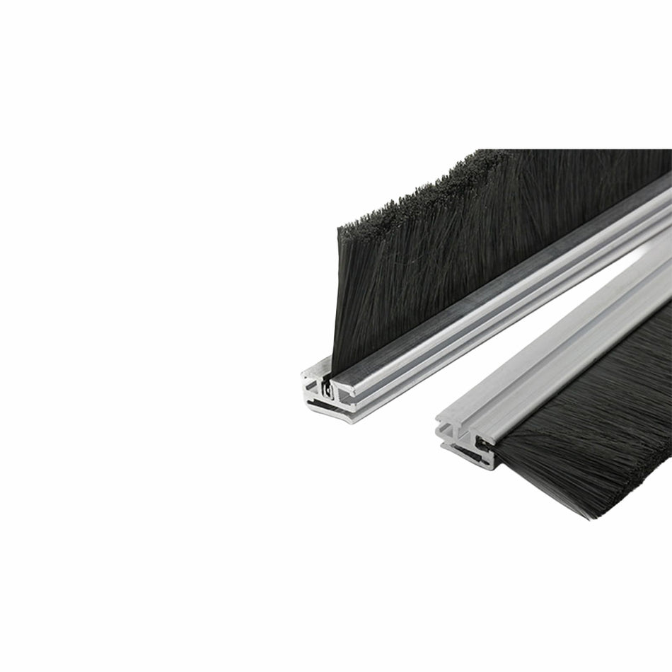 BRUSH STRIP WITH CLAMP PROFILE ORDER NO. 58230.1500- FOR SHEET/WALL THICKNESS 2.5 - 3 MM, BRUSH HEIGHT 50 MM — Icotek